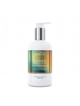 Lemon Cheesecake - hand...